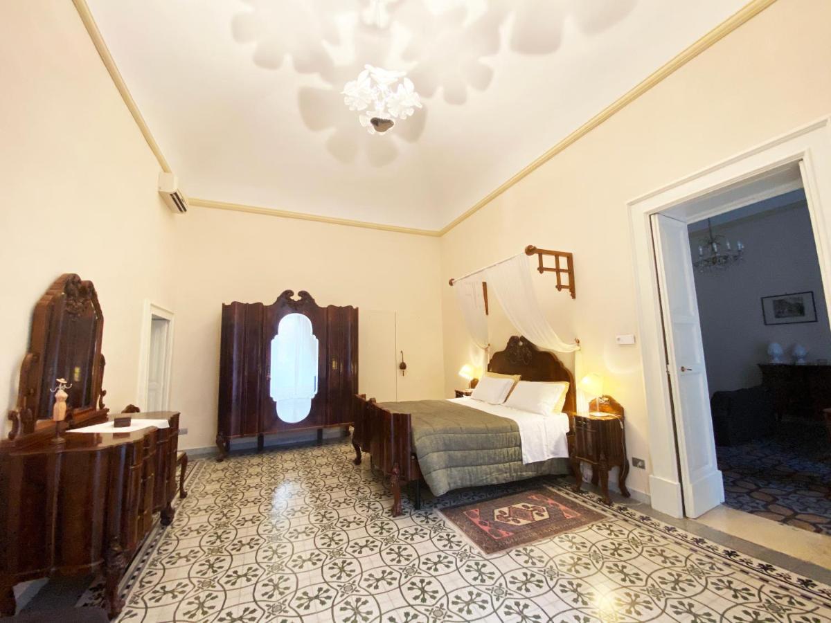Bed and Breakfast Palazzo Rollo Lecce Zewnętrze zdjęcie