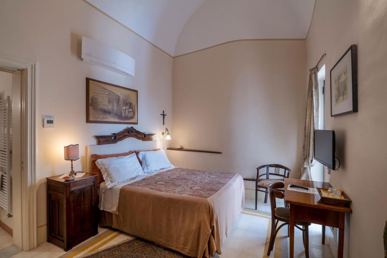 Bed and Breakfast Palazzo Rollo Lecce Zewnętrze zdjęcie