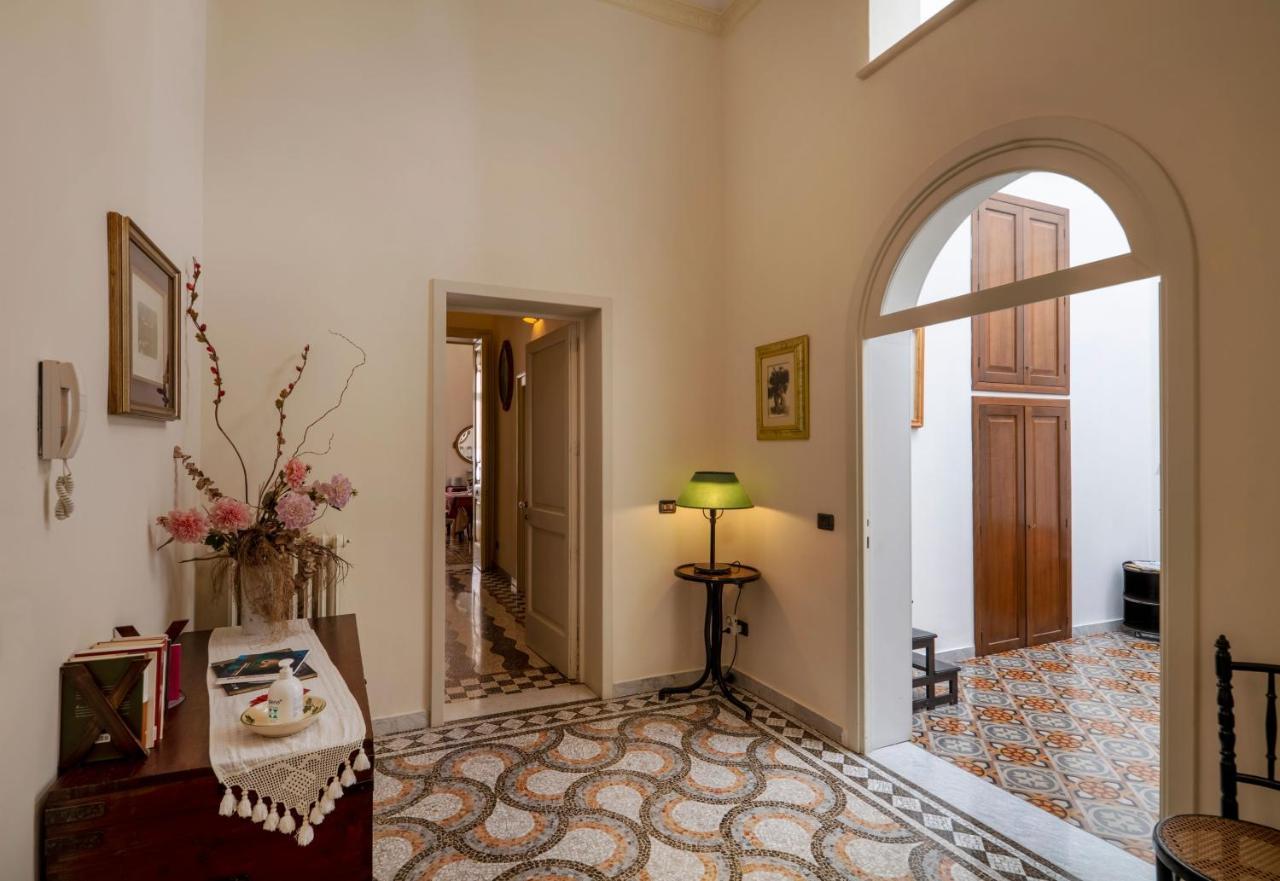 Bed and Breakfast Palazzo Rollo Lecce Zewnętrze zdjęcie