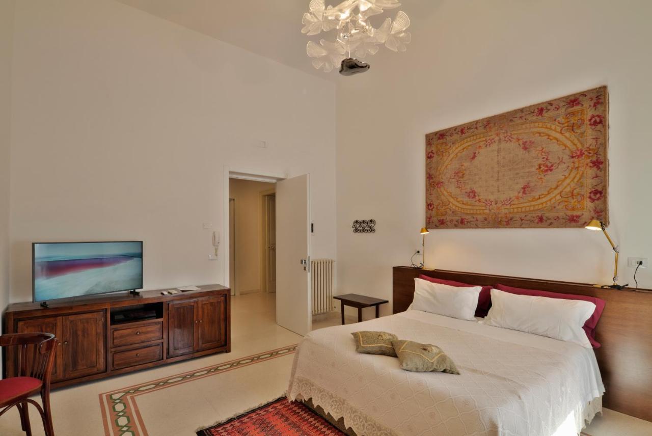 Bed and Breakfast Palazzo Rollo Lecce Zewnętrze zdjęcie