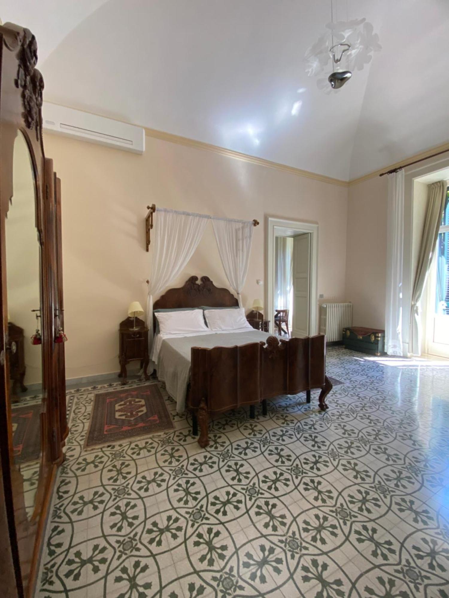 Bed and Breakfast Palazzo Rollo Lecce Zewnętrze zdjęcie