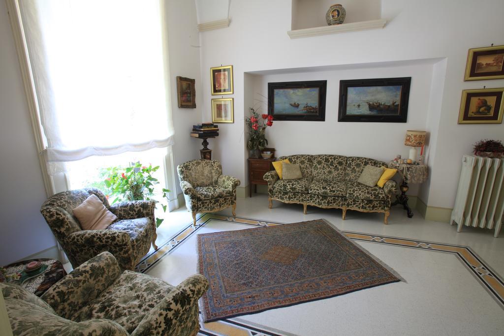 Bed and Breakfast Palazzo Rollo Lecce Zewnętrze zdjęcie