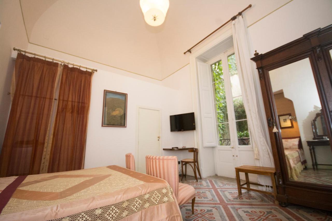 Bed and Breakfast Palazzo Rollo Lecce Zewnętrze zdjęcie